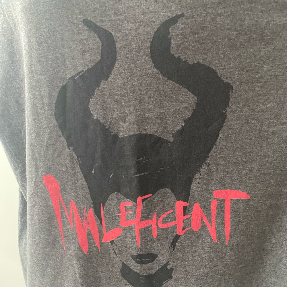 Disney/ Maleficent t shirt/ XL